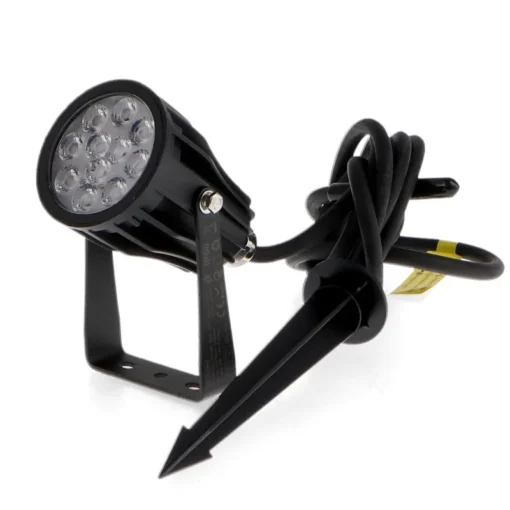 Le spot LED Smart Garden 6W RGB + CCT est un projecteur extérieur compact sur piquet, idéal pour créer des ambiances lumineuses personnalisées dans les jardins et aménagements paysagers. Grâce à sa technologie RGB + CCT, il permet d’obtenir à la fois des couleurs dynamiques et un blanc réglable (chaud à froid).
